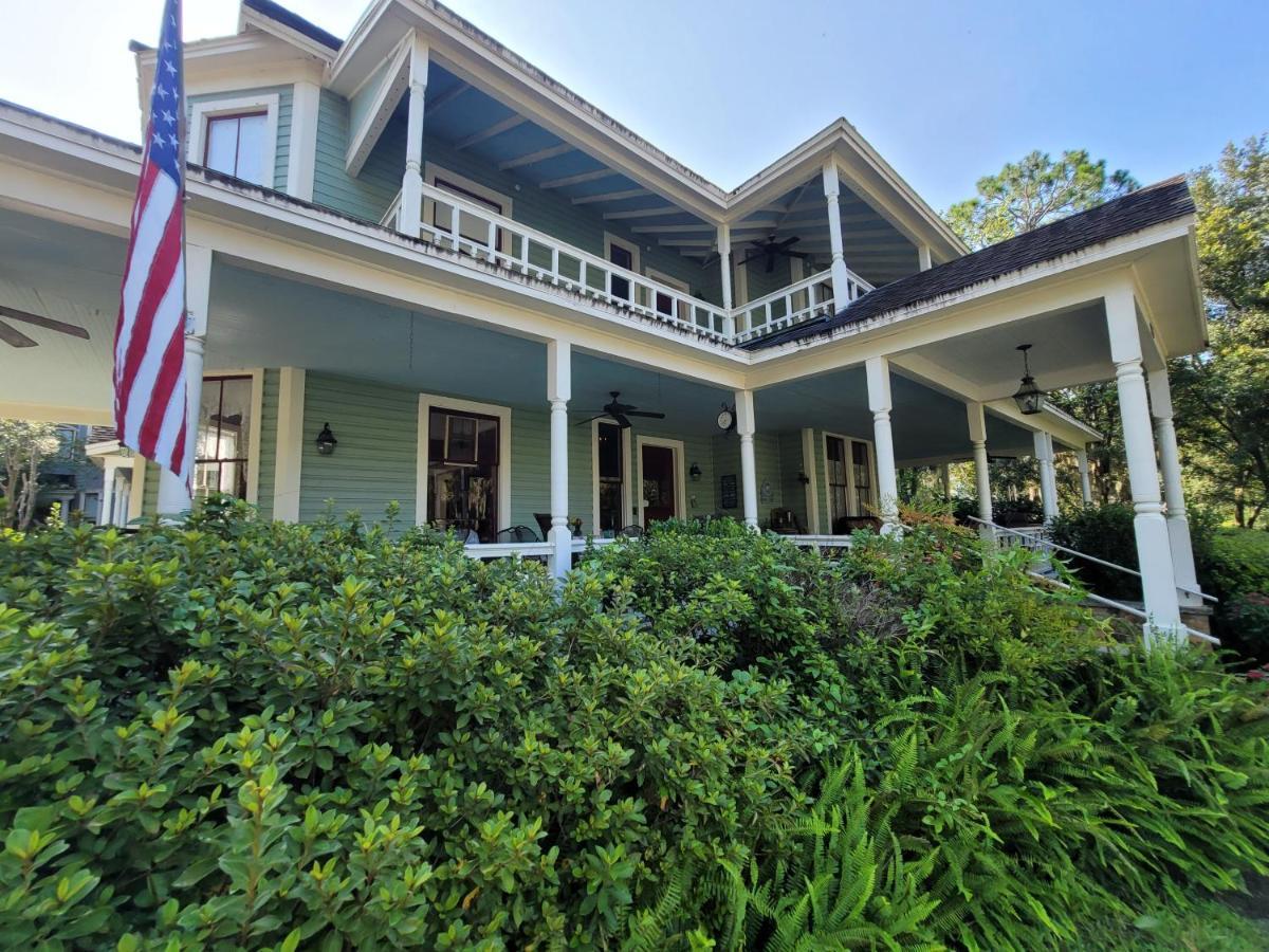 Camellia Rose Inn- King Southern Charm *