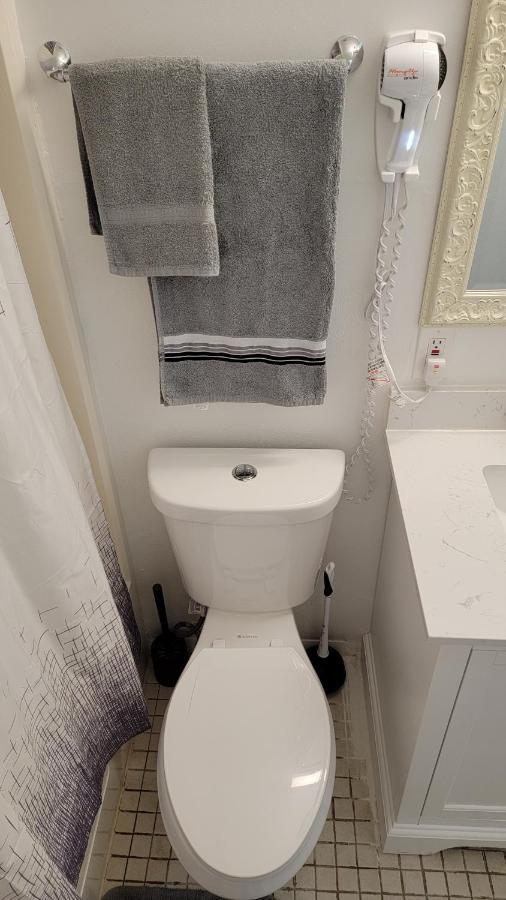 Comfy & Convenient 1br Near Oaks Mall & Medical Center Fast Wifi Apartment