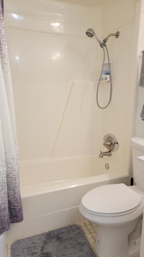 Comfy & Convenient 1br Near Oaks Mall & Medical Center Fast Wifi Apartment