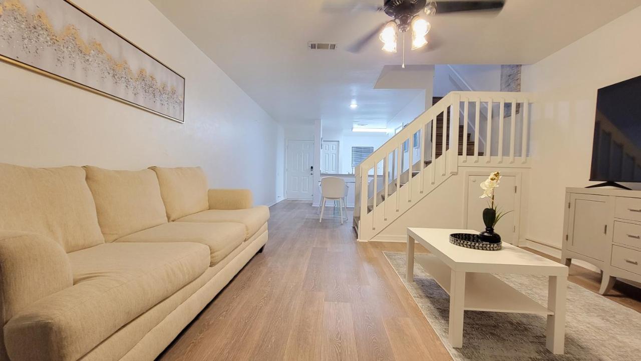 Beautiful Townhouse 2 Bedrooms 1 And A Half Bathrooms Next To Butler Plaza 1 Mile To Uf * Gainesville