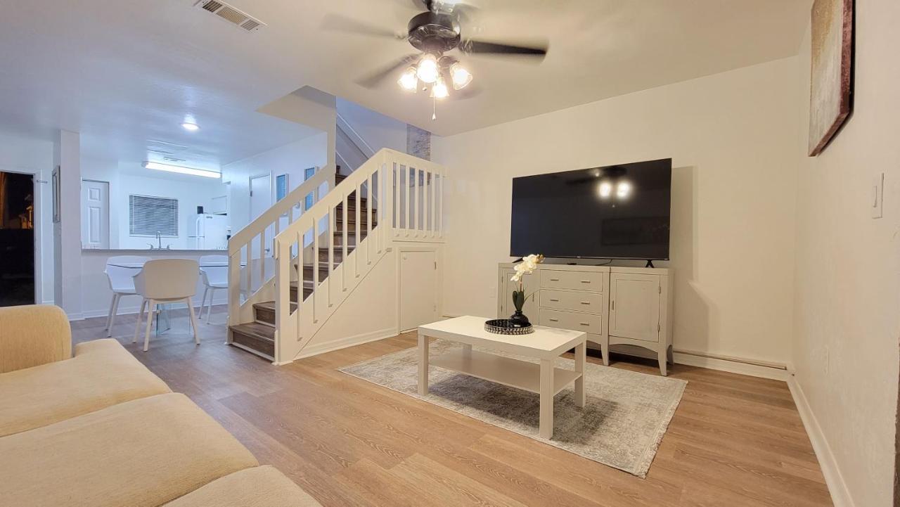 Apartment Beautiful Townhouse 2 Bedrooms 1 And A Half Bathrooms Next To Butler Plaza 1 Mile To Uf *