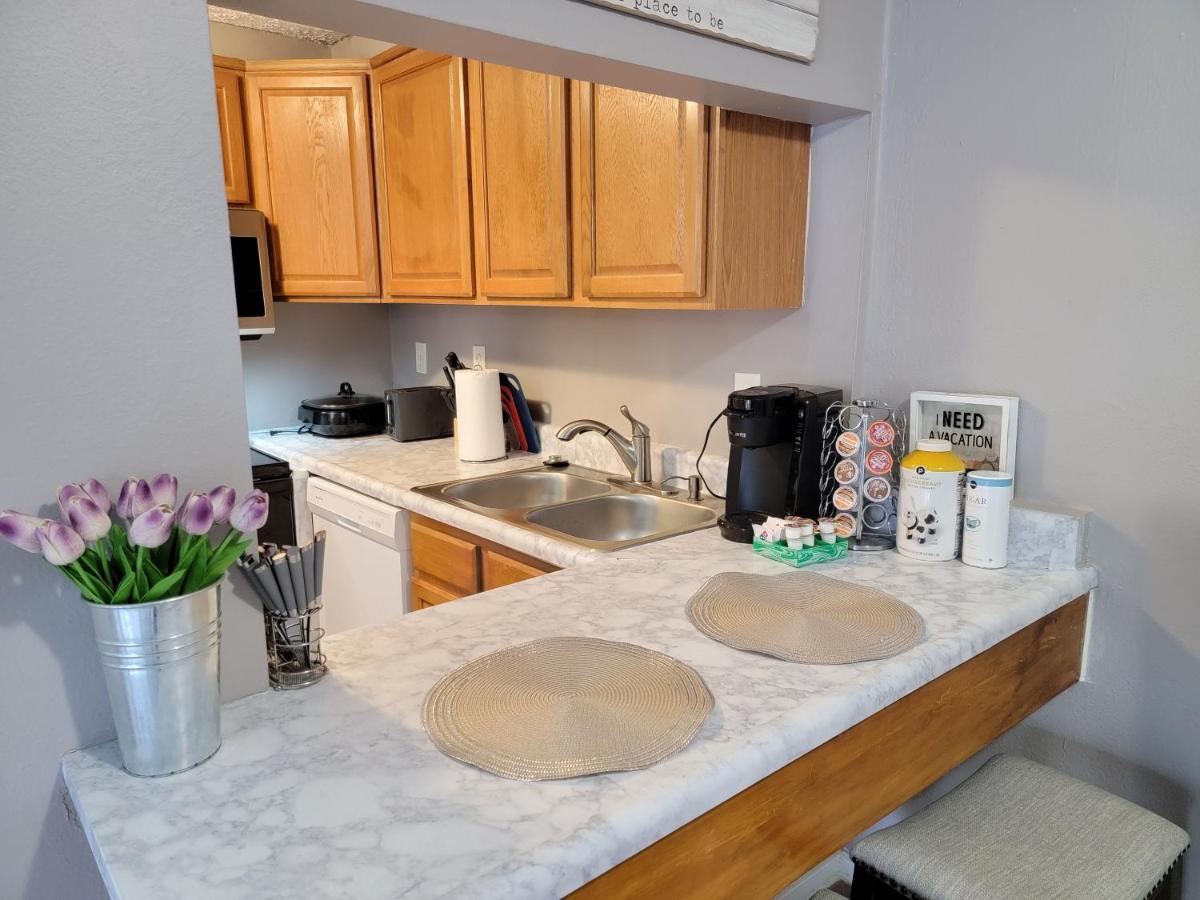 Comfy & Convenient 1br Near Oaks Mall & Medical Center Fast Wifi Apartment