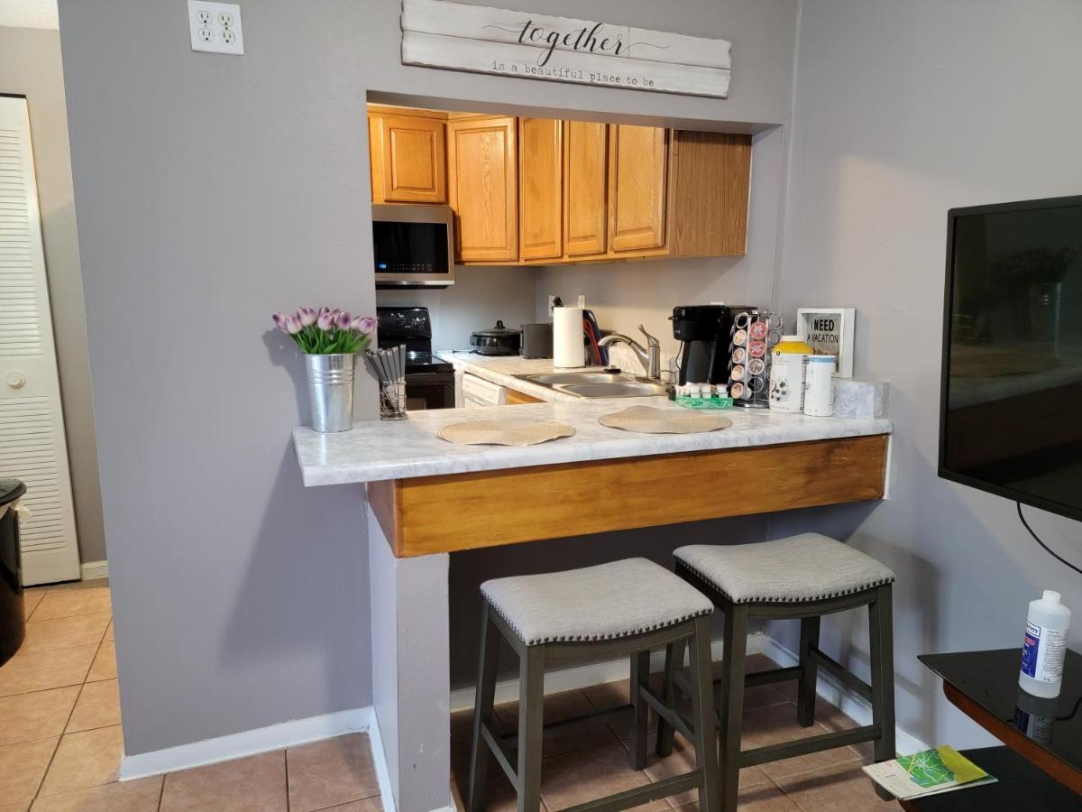 Comfy & Convenient 1br Near Oaks Mall & Medical Center Fast Wifi Apartment *