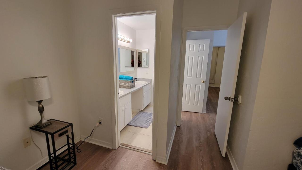 Beautiful Townhouse 2 Bedrooms 1 And A Half Bathrooms Next To Butler Plaza 1 Mile To Uf Apartment Gainesville