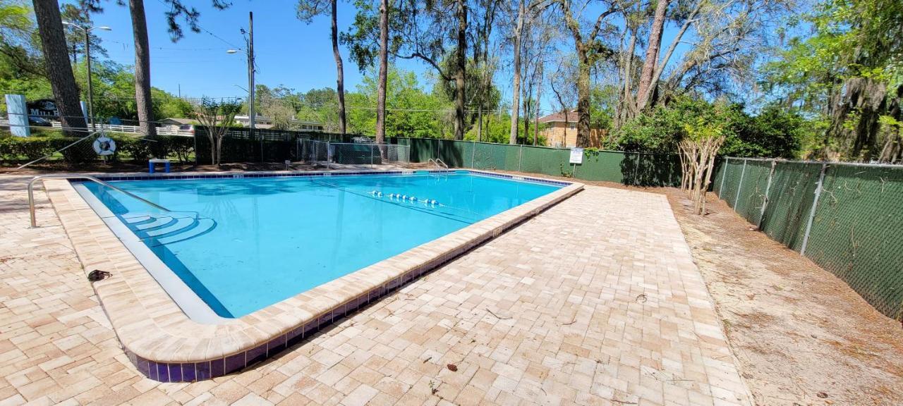 Beautiful Townhouse 2 Bedrooms 1 And A Half Bathrooms Next To Butler Plaza 1 Mile To Uf Apartment *