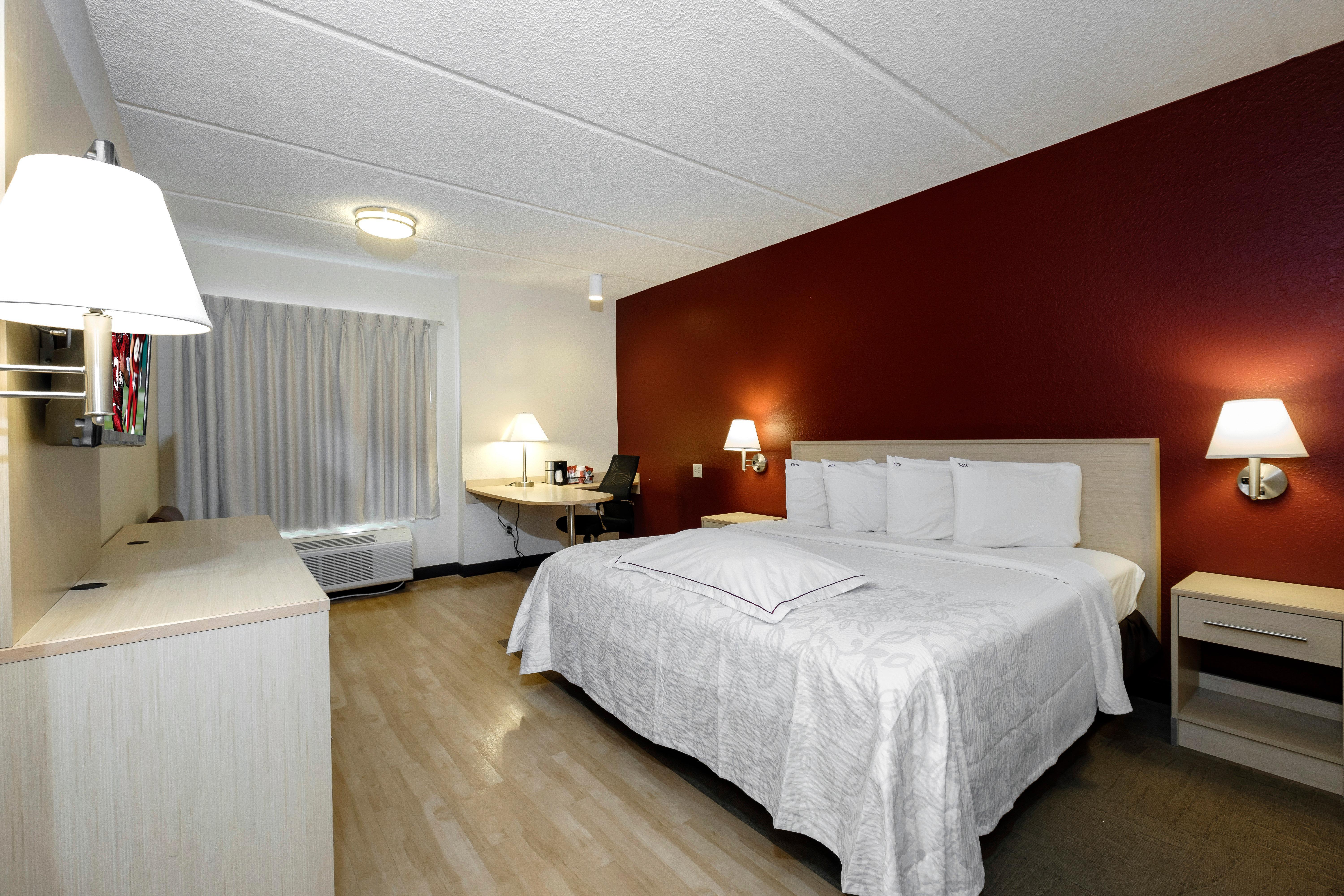 Hotel Red Roof +