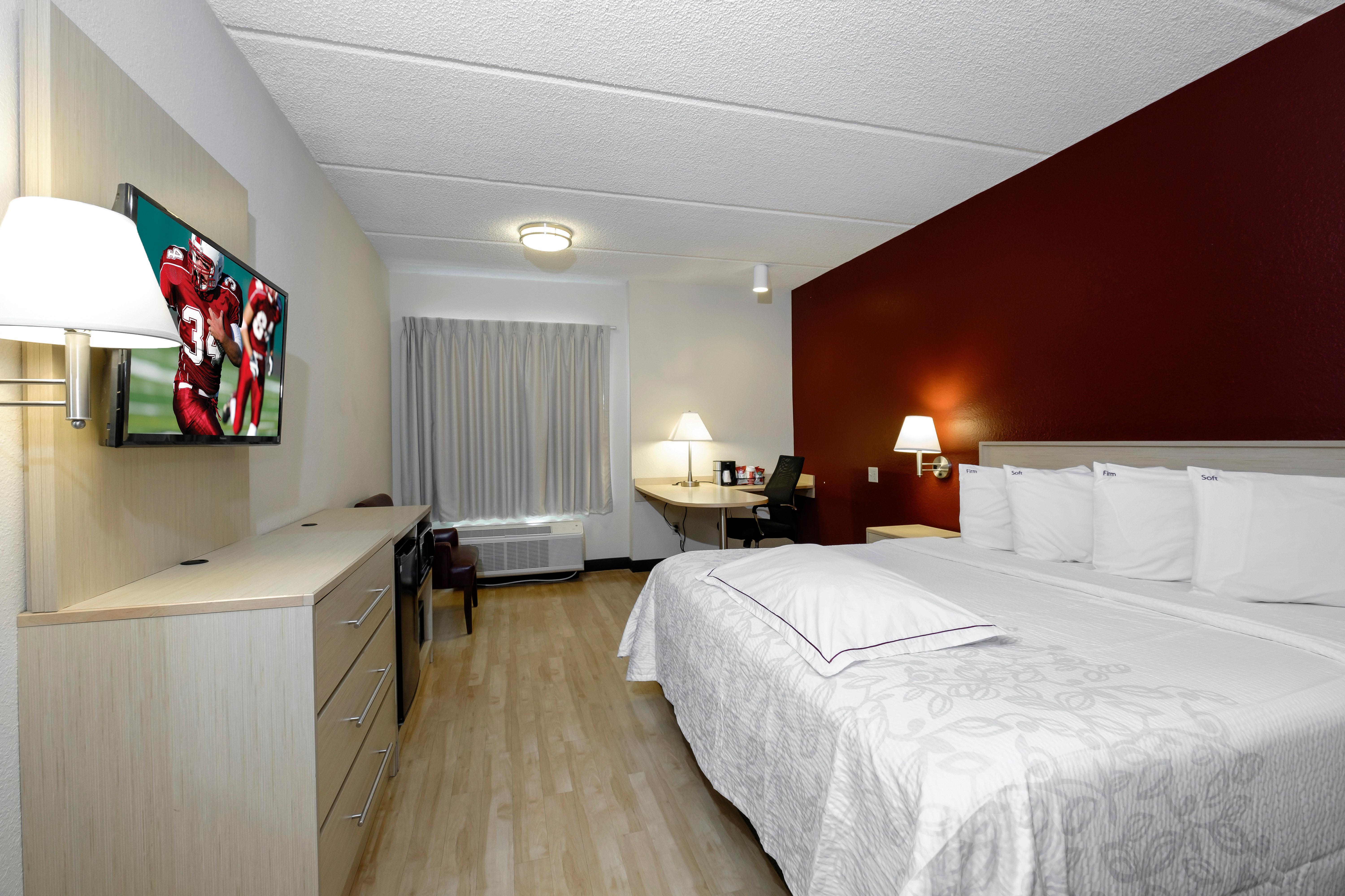 Red Roof + Hotel 3*