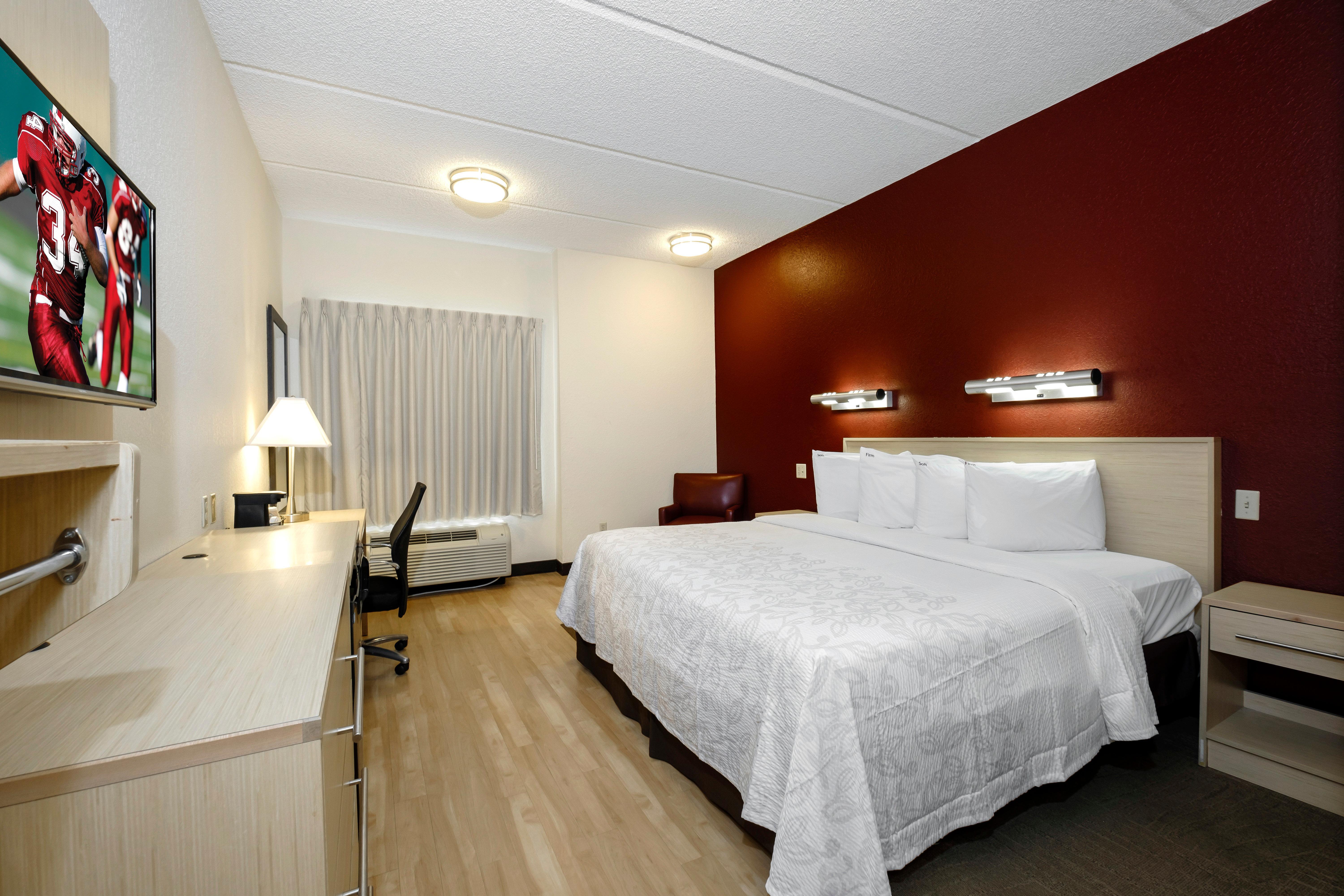 Red Roof + Hotel