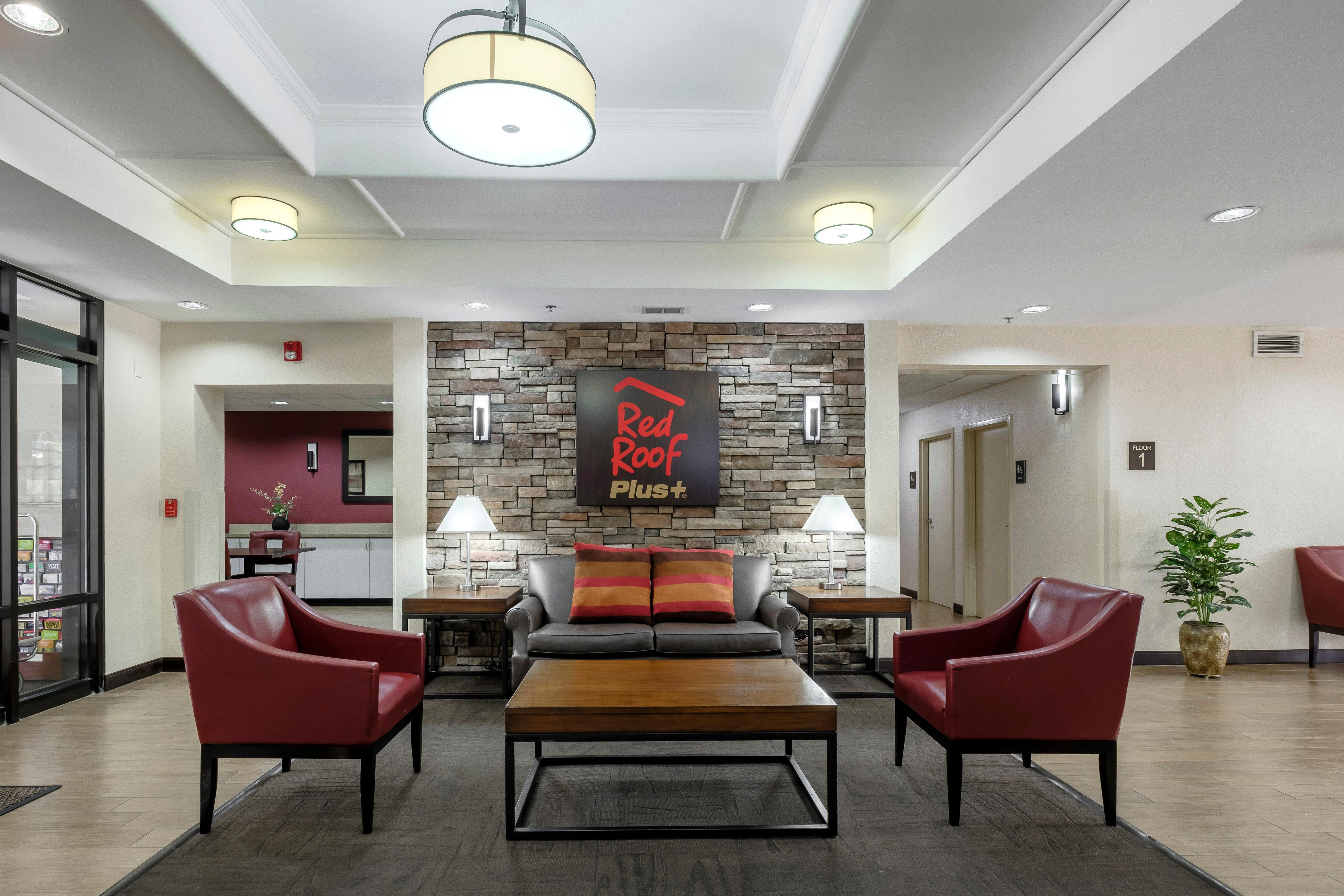 Hotel Red Roof +