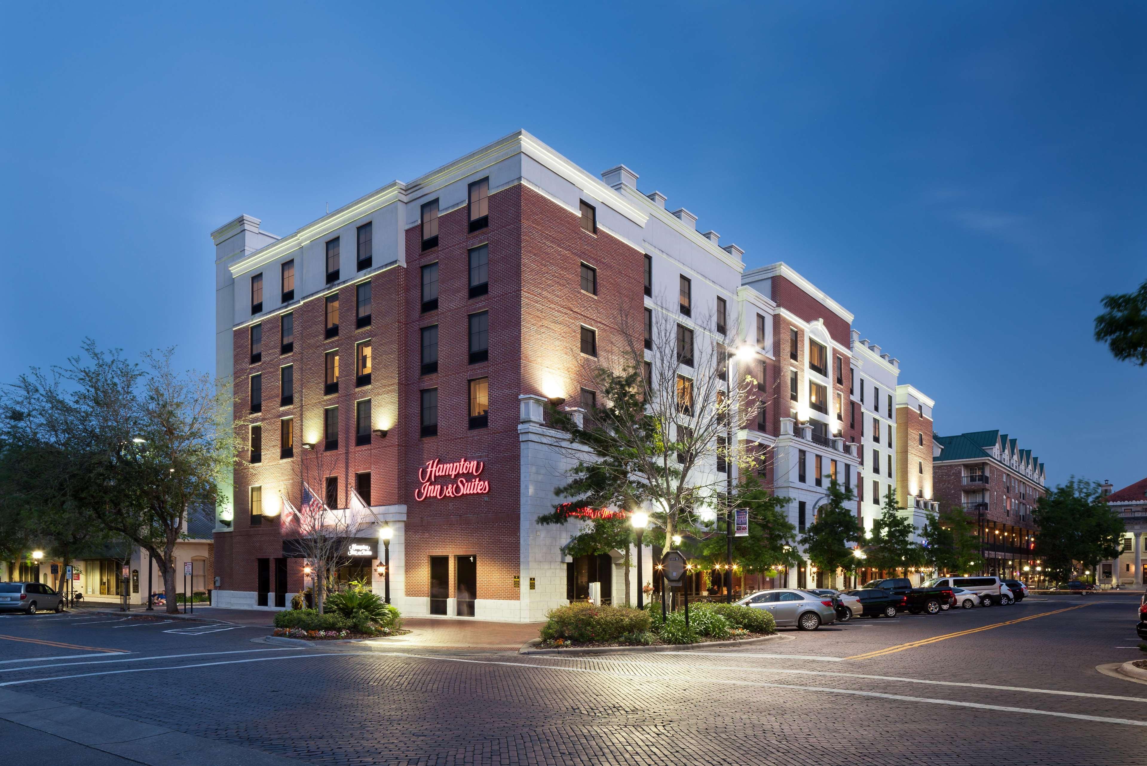 Hampton & Downtown 3*