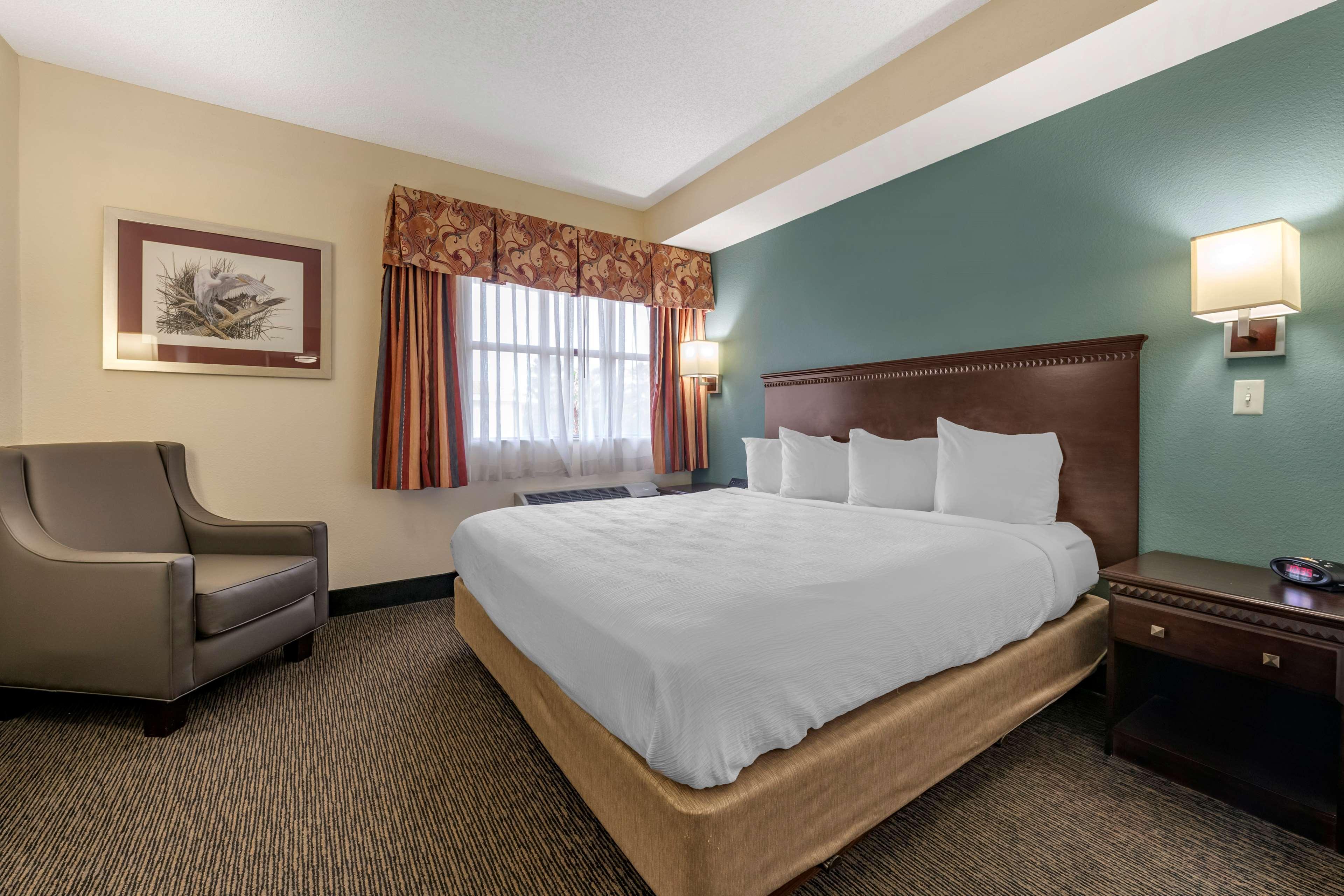 Western Gateway Grand Hotel 3*