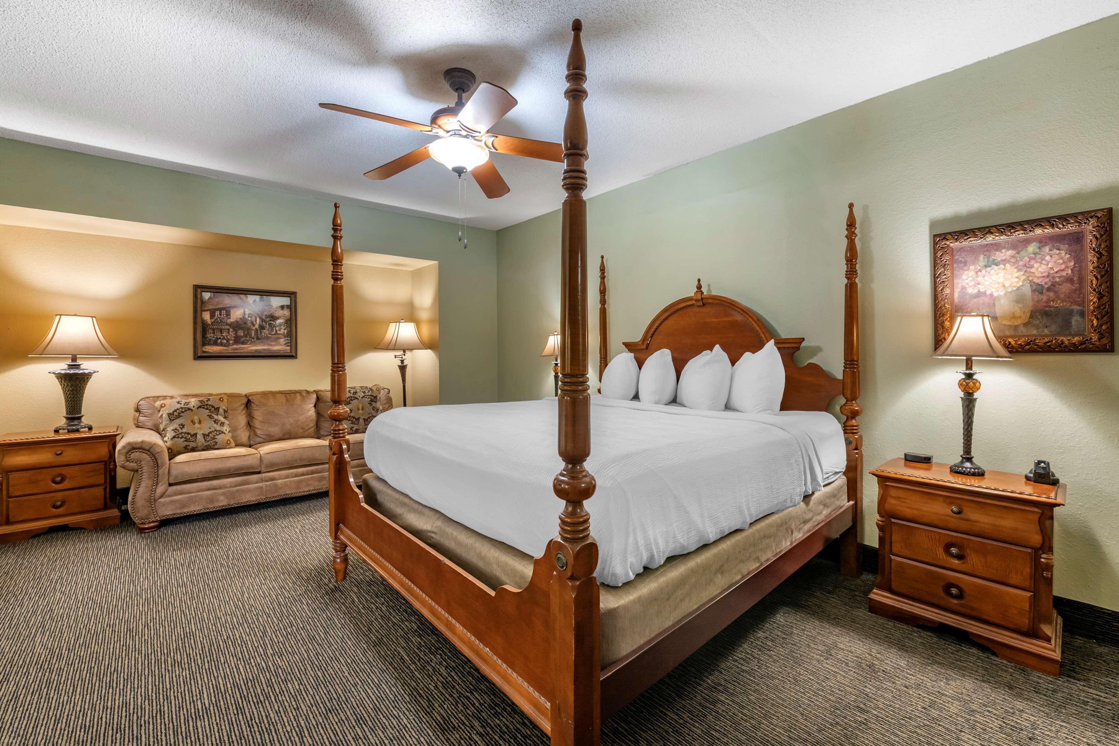 Western Gateway Grand Hotel