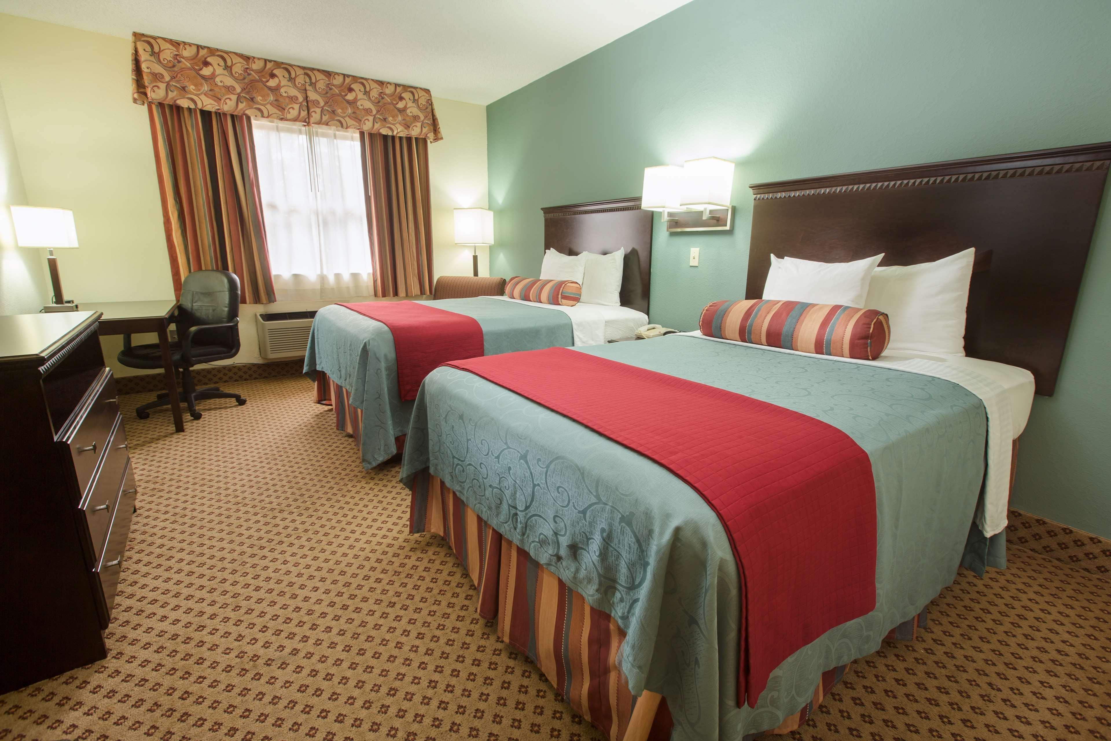 Western Gateway Grand Hotel 3*