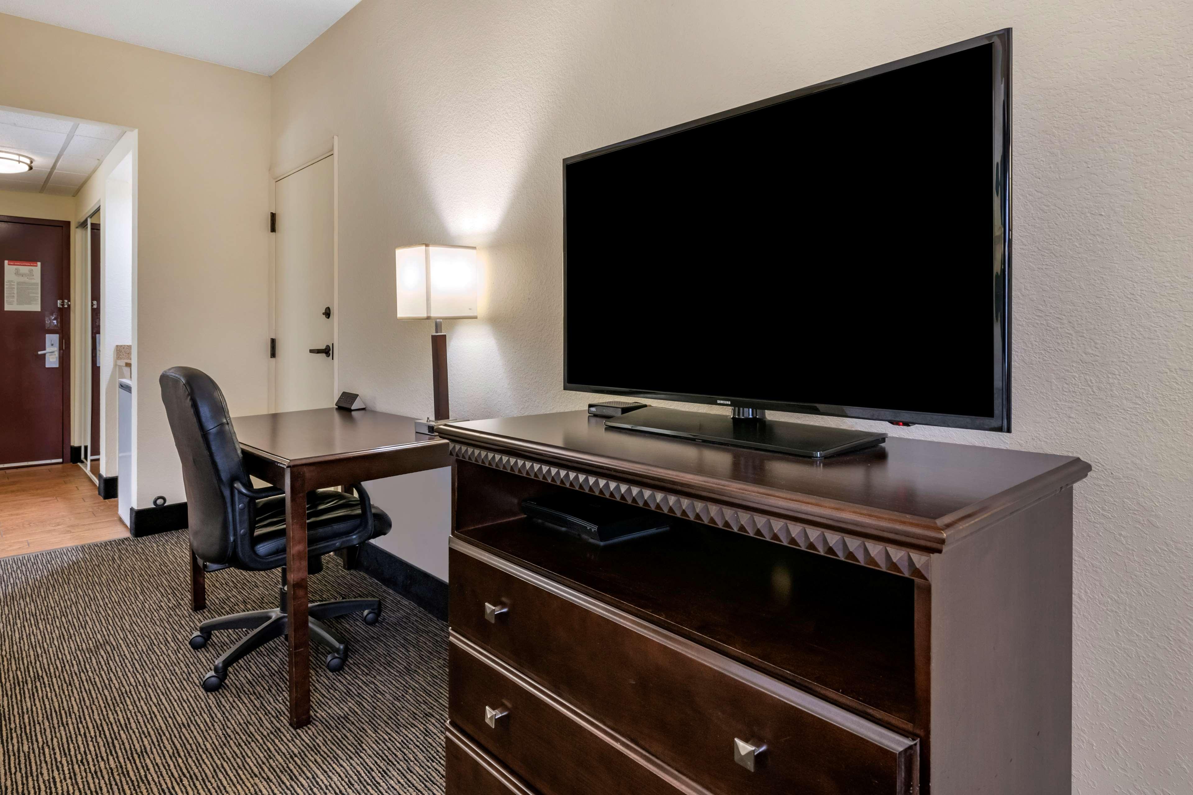 Western Gateway Grand