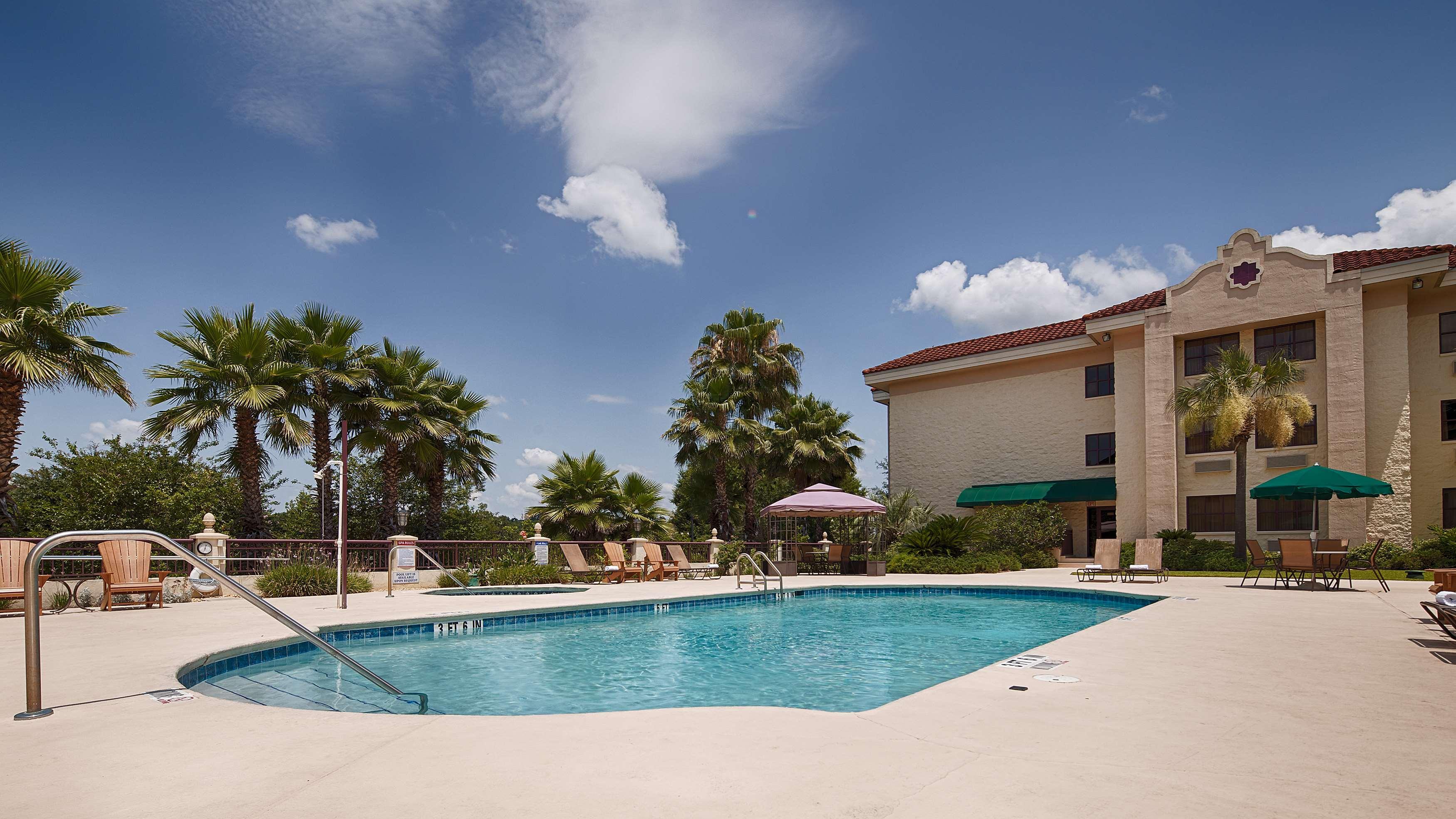 Western Gateway Grand Hotel 3*