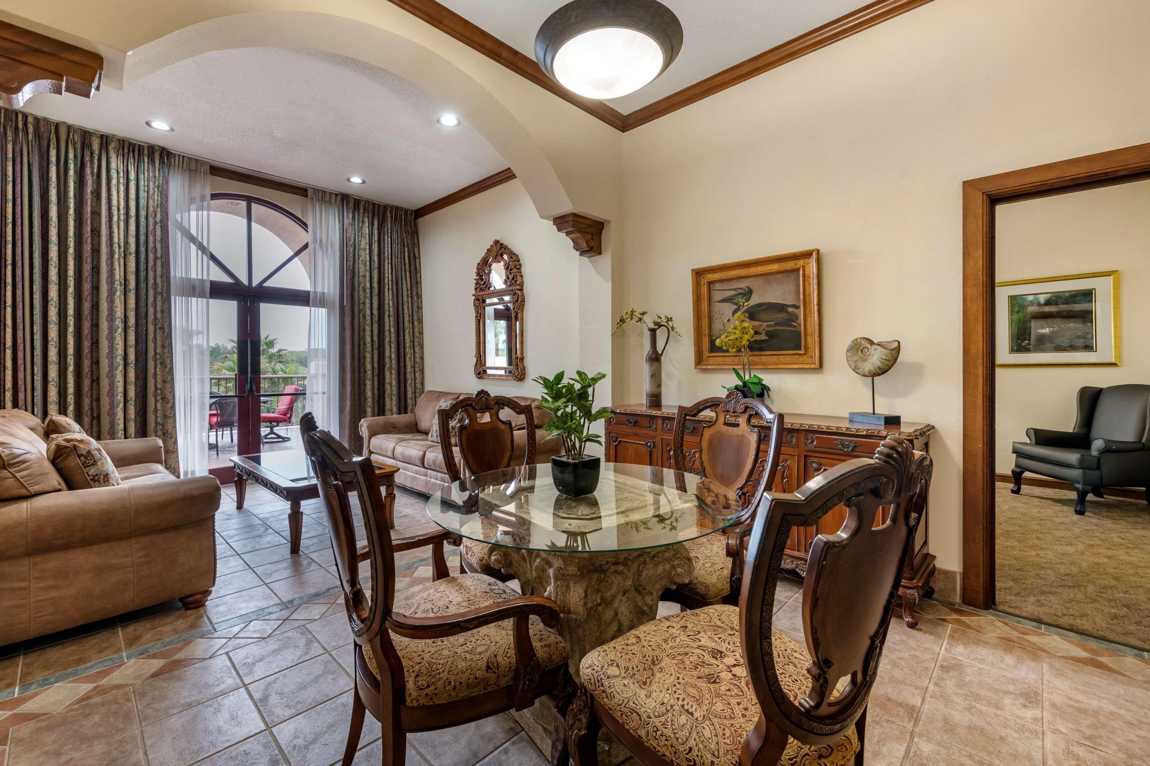 Western Gateway Grand