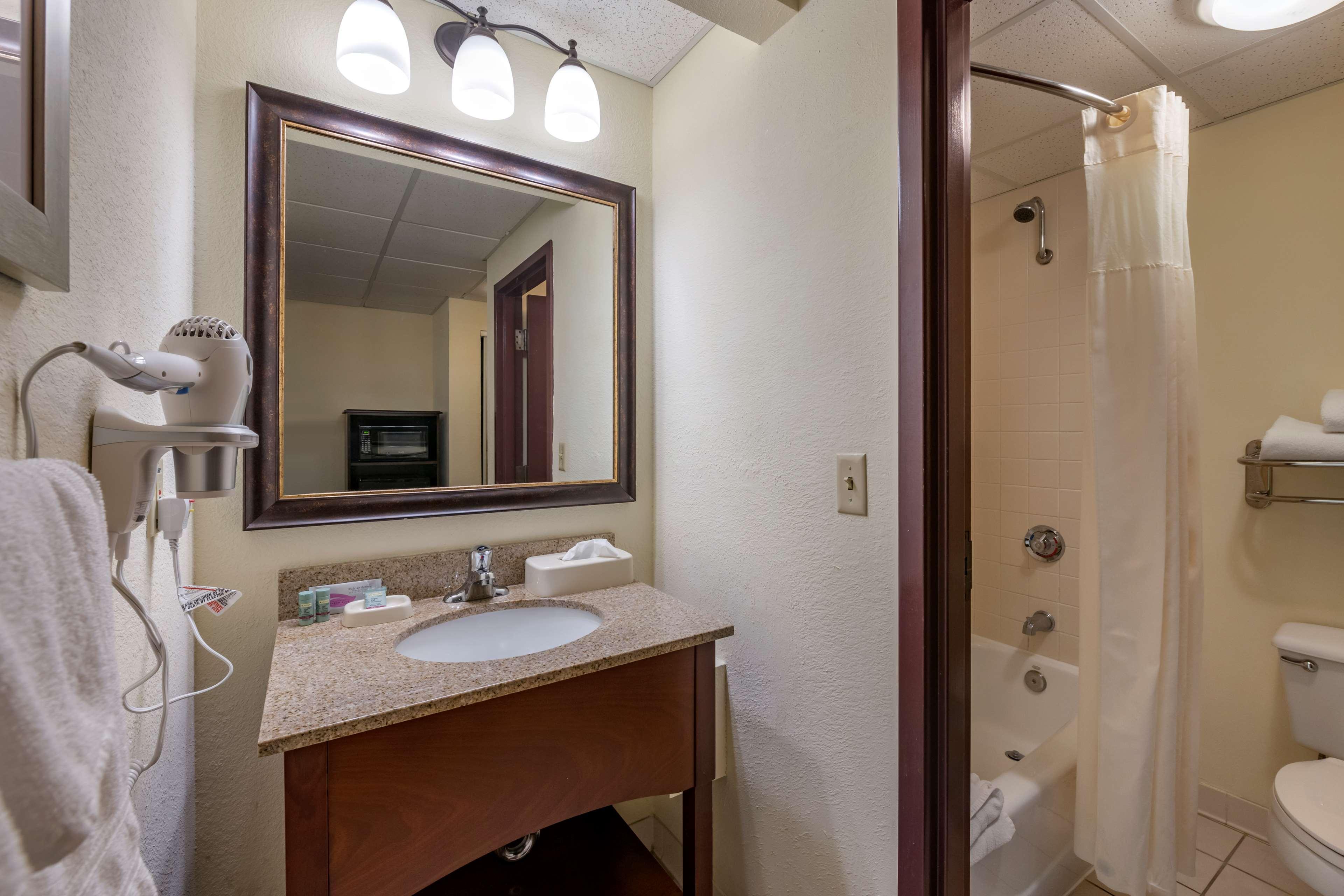 Hotel Western Gateway Grand 3*