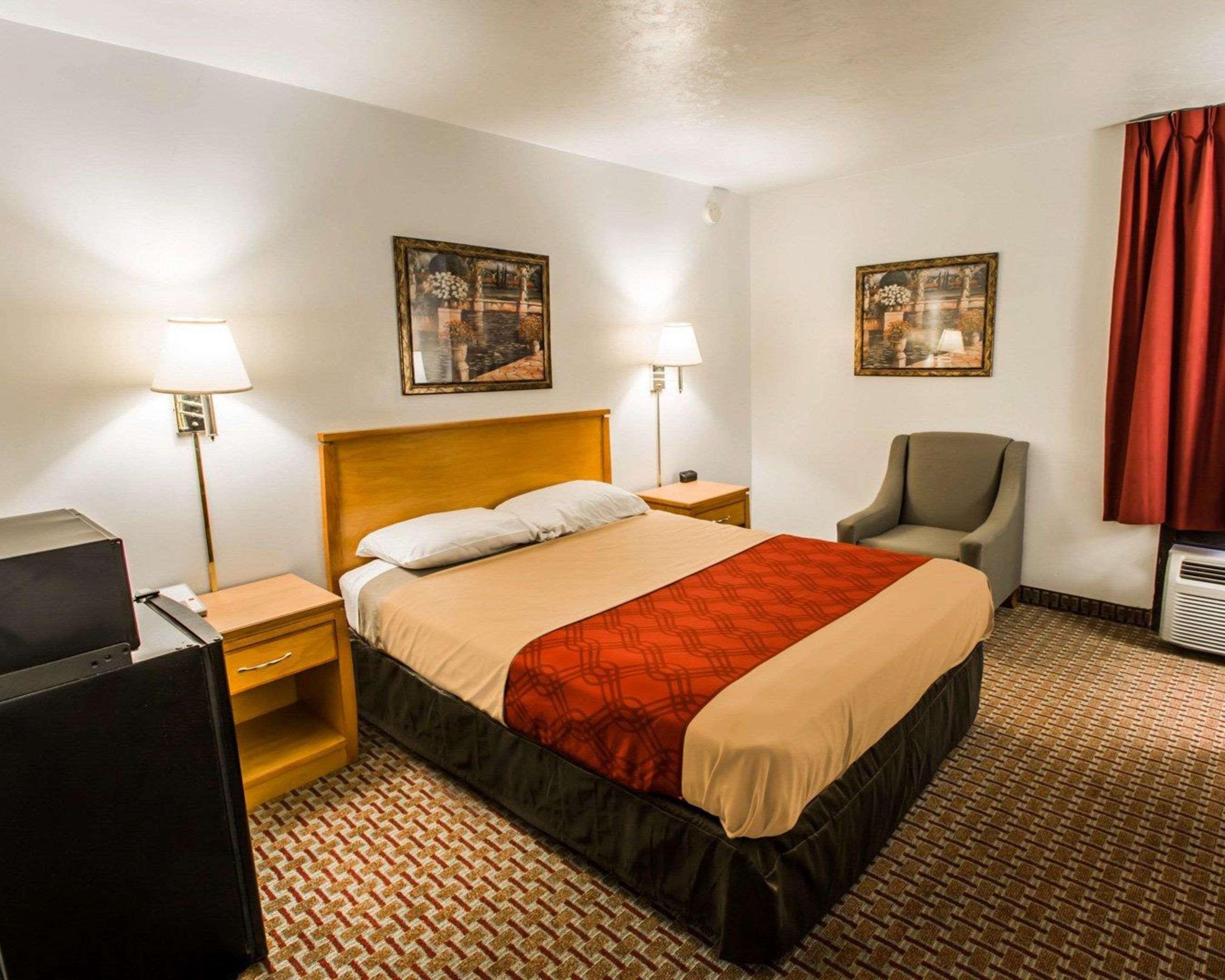 Econo Motel