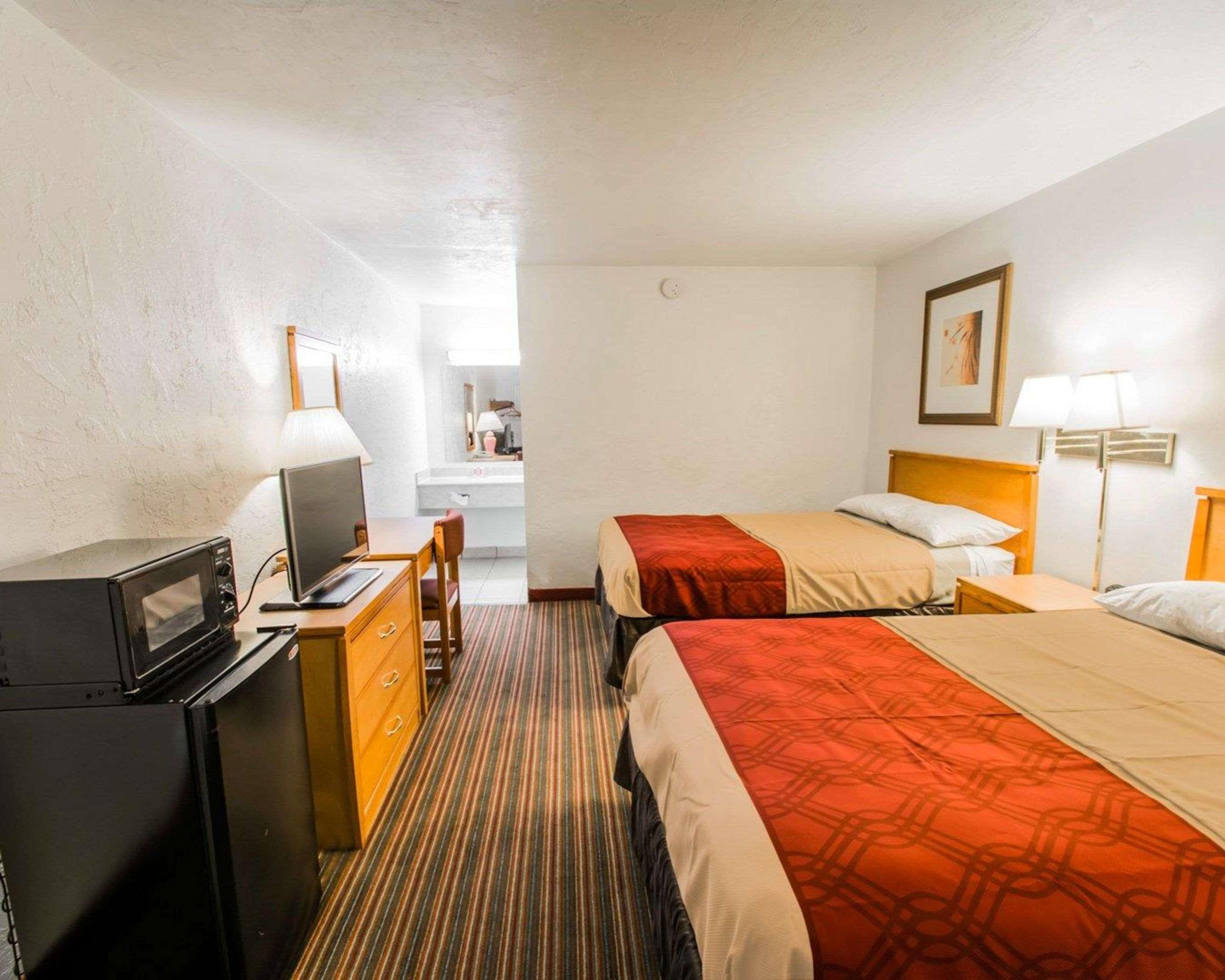Econo Motel
