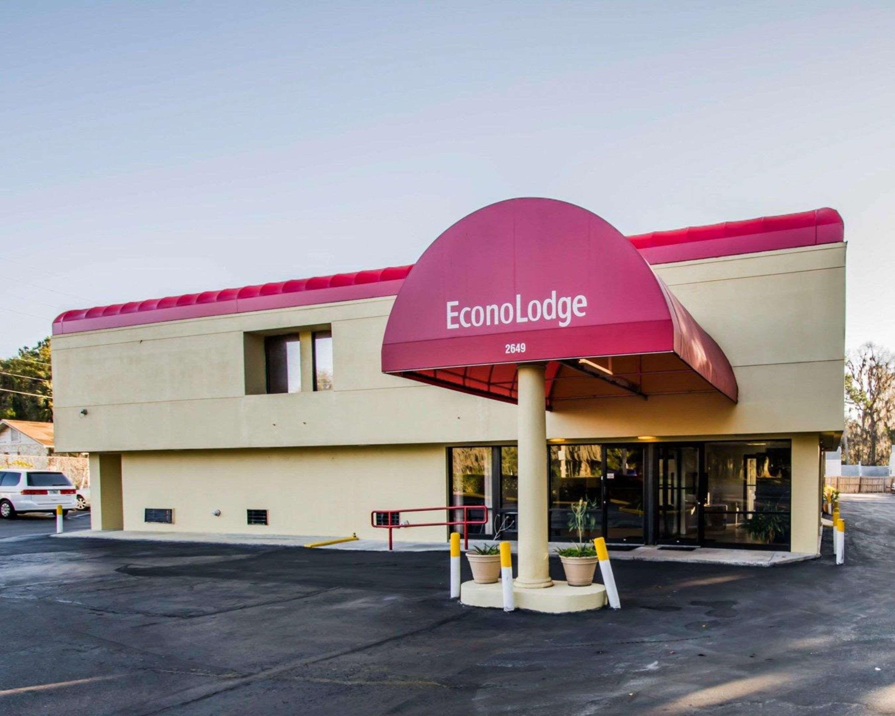 Econo Motel 2*