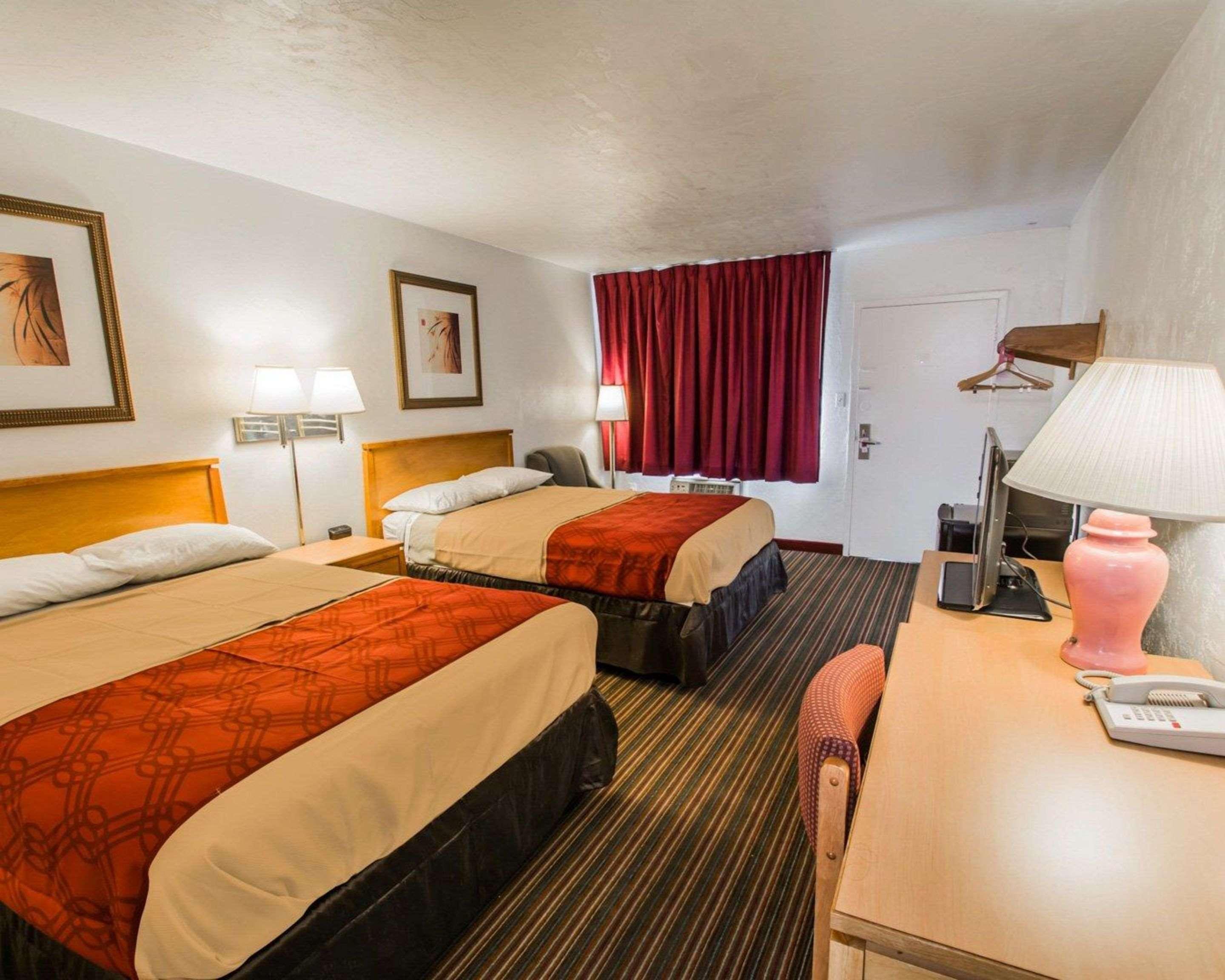 Econo Motel