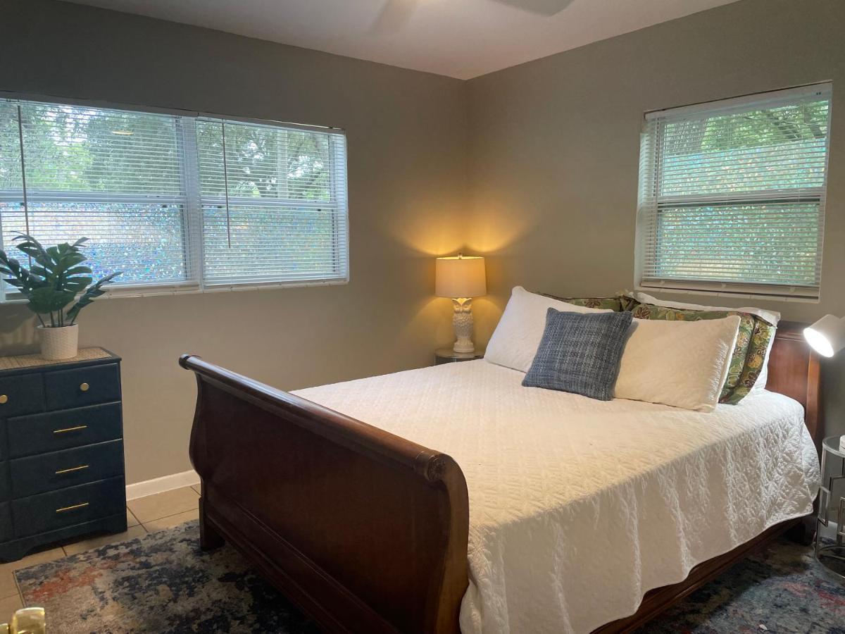 Holiday home Fun 2 Bedrm House.free Parking, Family Ok, Gator Games