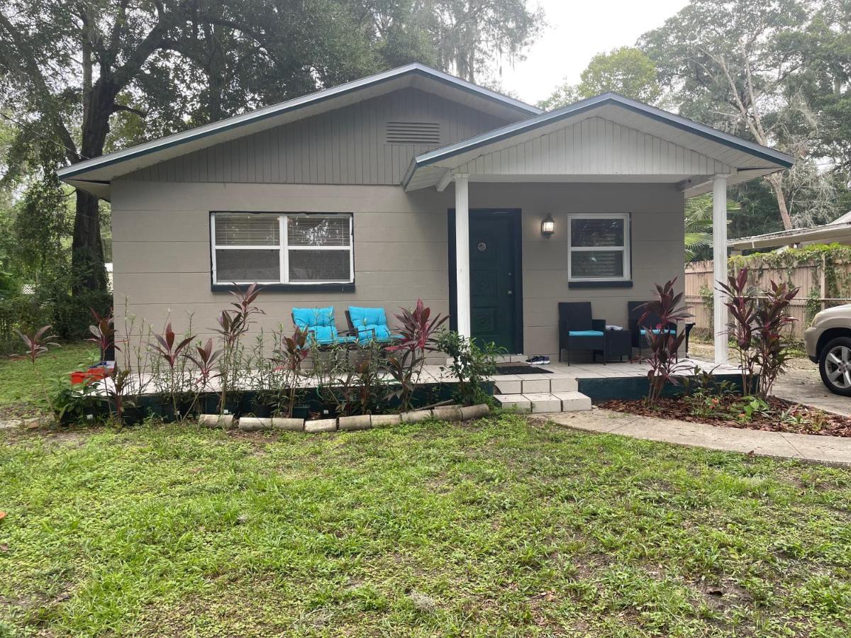 Fun 2 Bedrm House.free Parking, Family Ok, Gator Games *