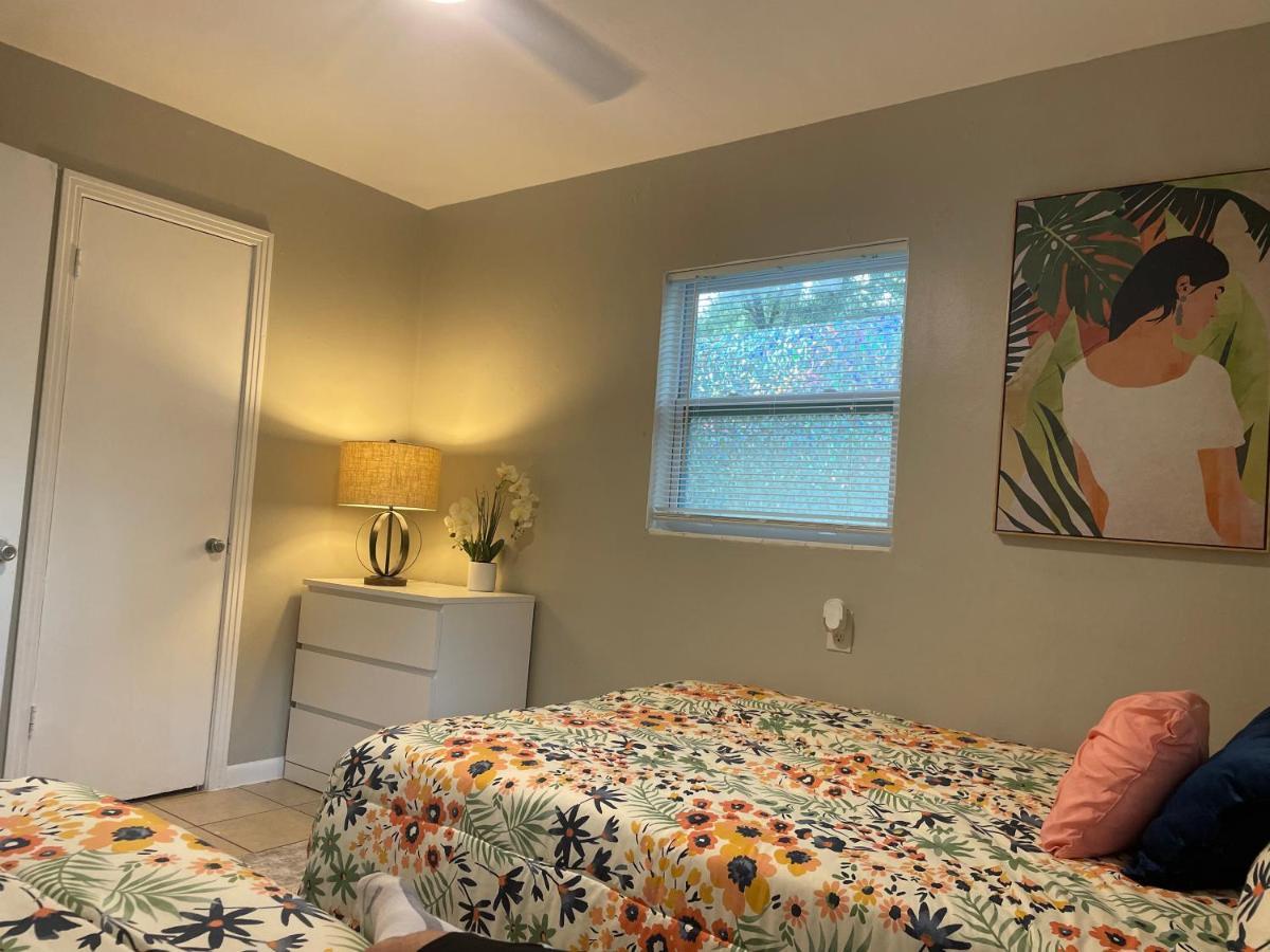 Fun 2 Bedrm House.free Parking, Family Ok, Gator Games