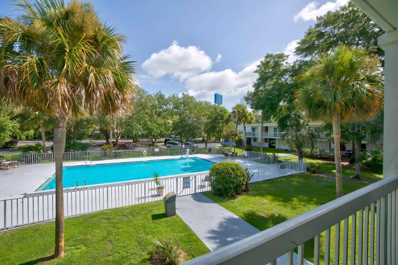 6-gainesville, Fl 2*