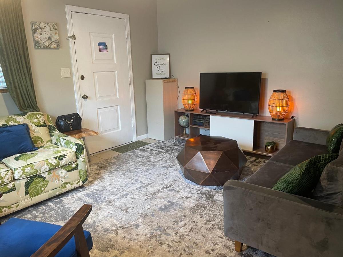 Fun 2 Bedrm House.free Parking, Family Ok, Gator Games Gainesville