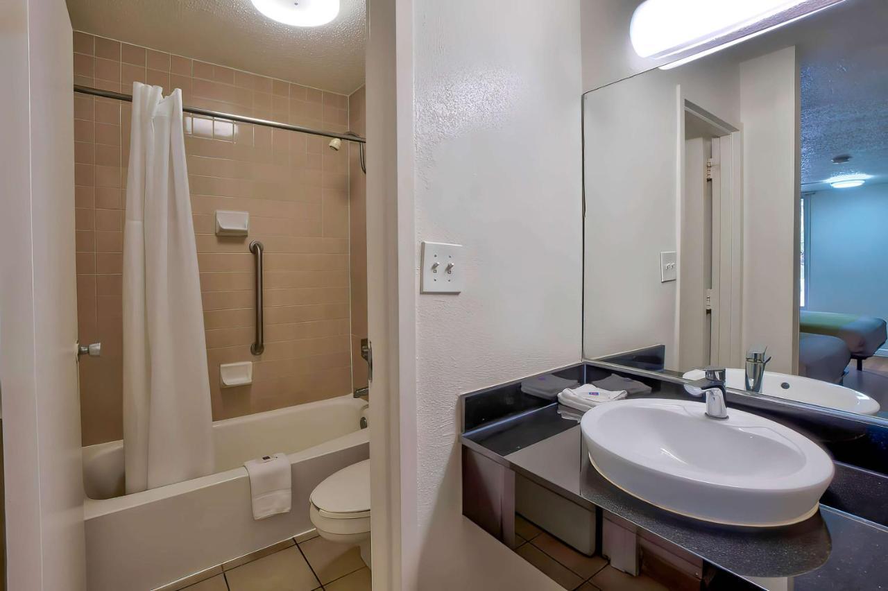 Hotel 6-gainesville, Fl Gainesville