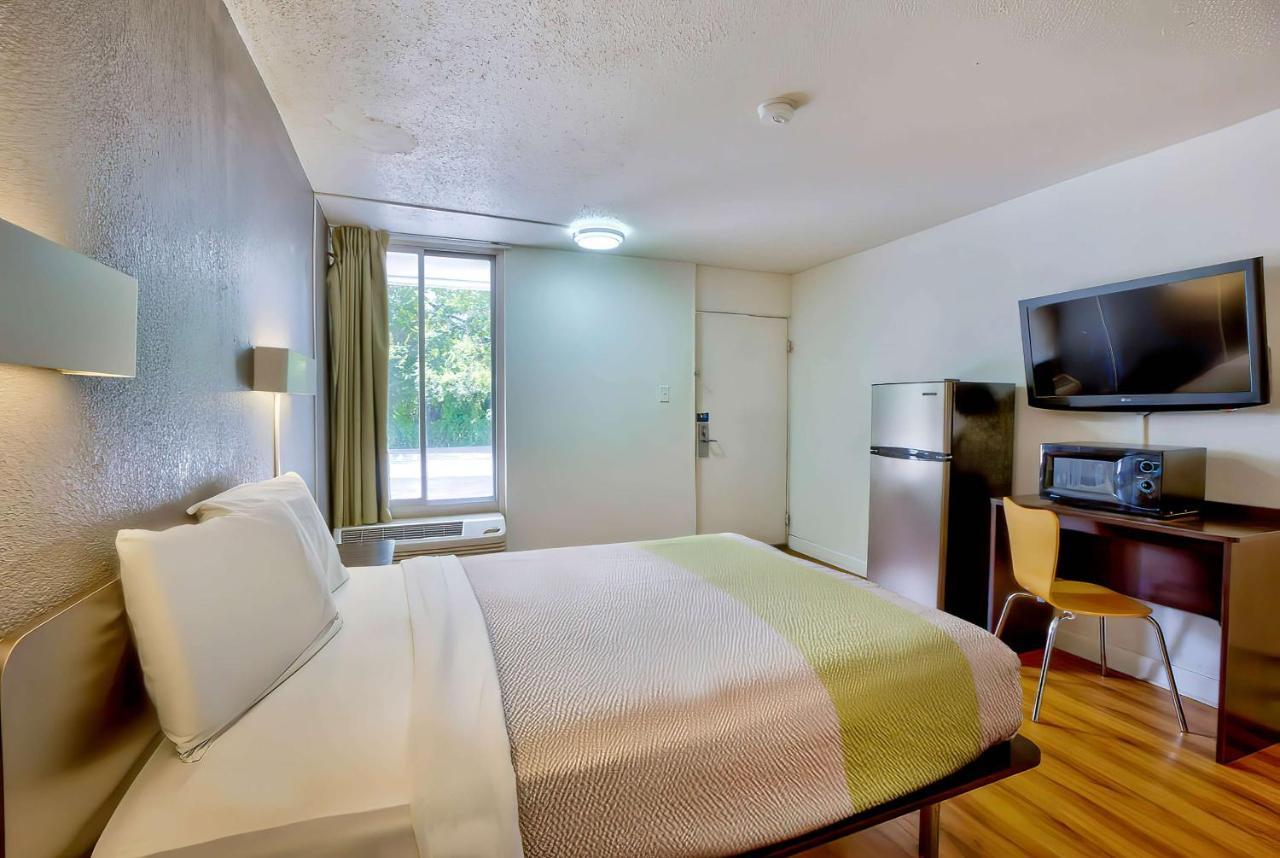Hotel 6 Gainesville, Fl