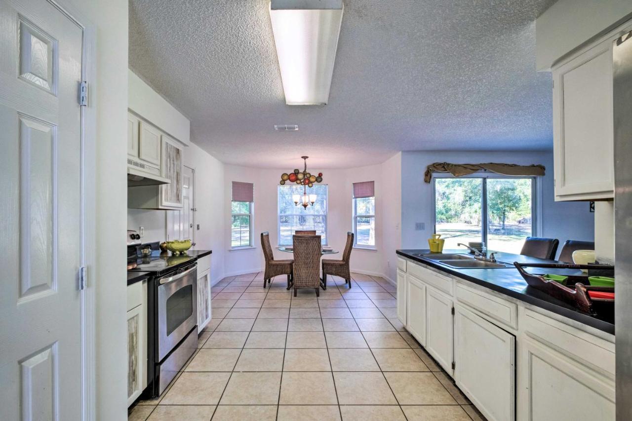 Sunny Abode, 10 Mi To Of Florida! Holiday home *