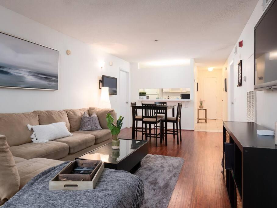 Apartamento Spacious Mins To Shands, University, & Downtown!