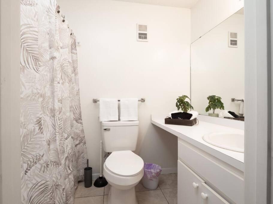Spacious Mins To Shands, University, & Downtown!