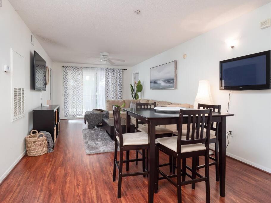 Apartamento Spacious Mins To Shands, University, & Downtown!