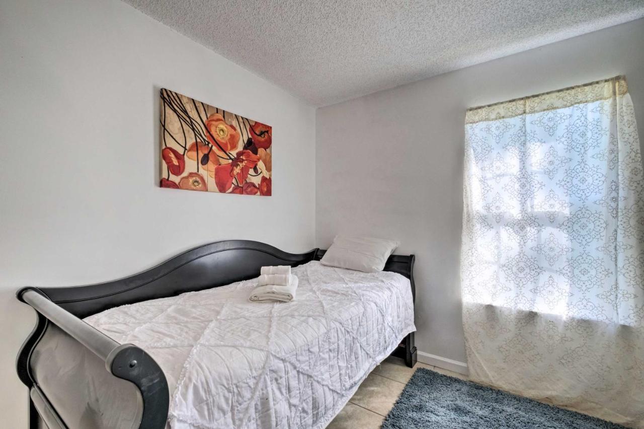 Sunny Abode, 10 Mi To Of Florida! Holiday home *