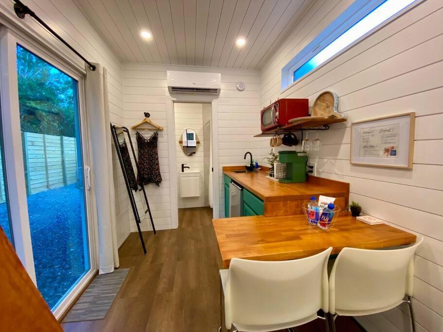 Entirely Private Tiny - 1 Mile To Uf Apartamento *