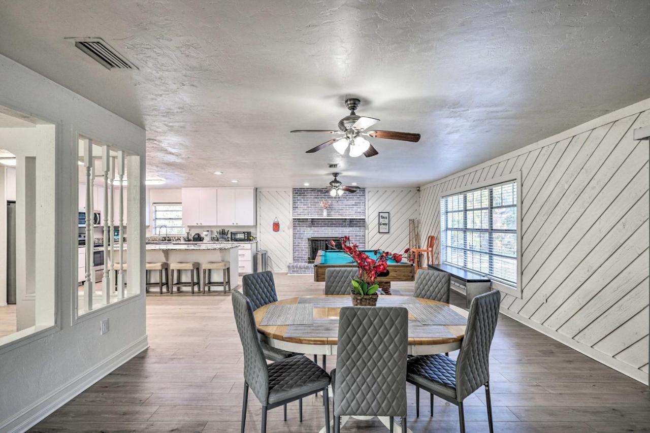 Holiday home Spacious Retreat With Backyard! *