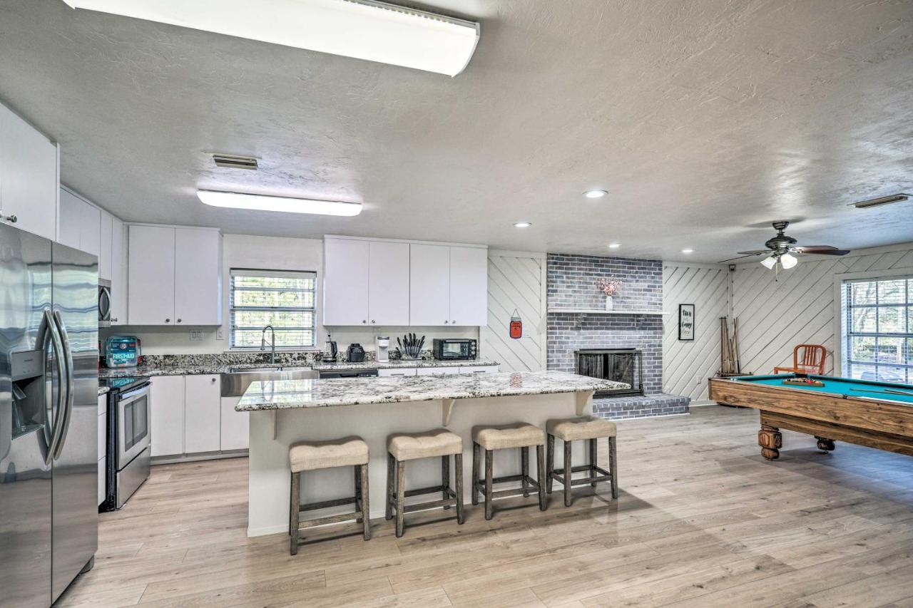 Spacious Retreat With Backyard! Gainesville