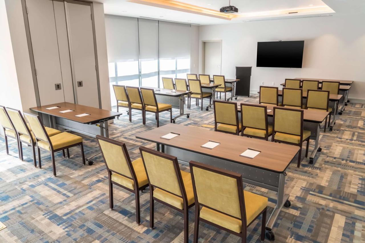 Hyatt Place Downtown Hotel *