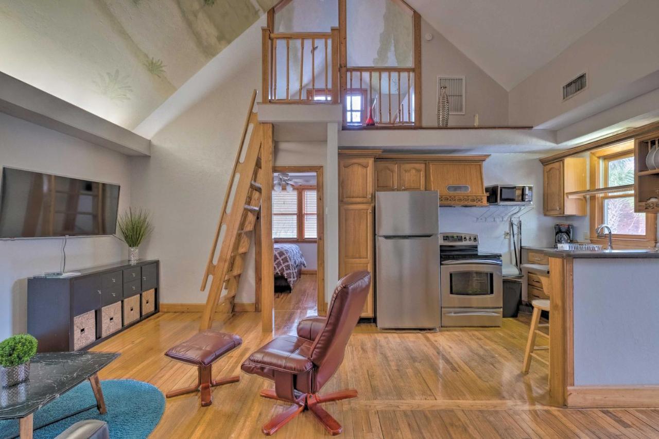 Charming Townhome Less Than 2 Mi To University Holiday home