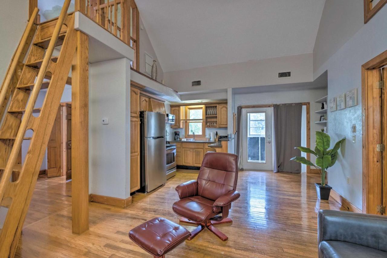 Holiday home Charming Townhome Less Than 2 Mi To University