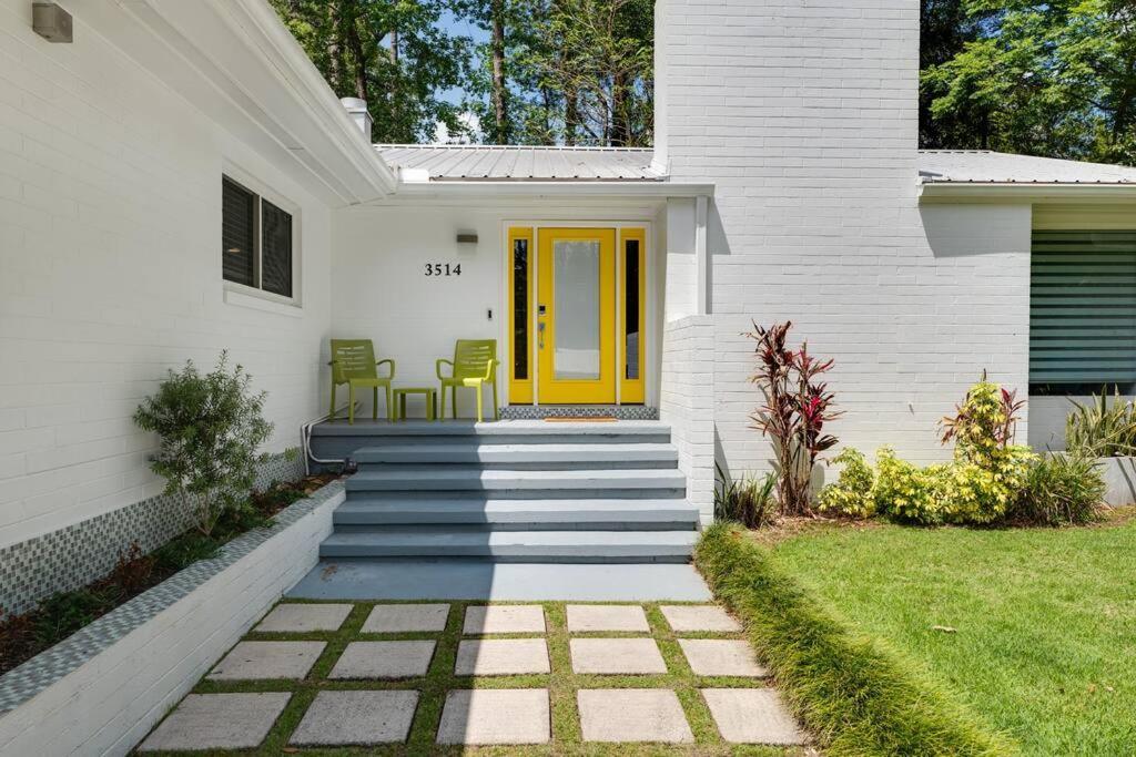 Uf Sunshine House - Patio & Bbq - Chef Kitchen - Ev Car Station - Upscale Neighborhood! *