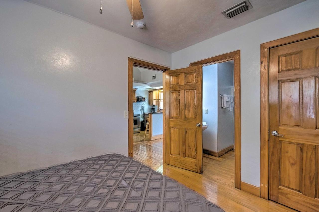 Charming Townhome Less Than 2 Mi To University *