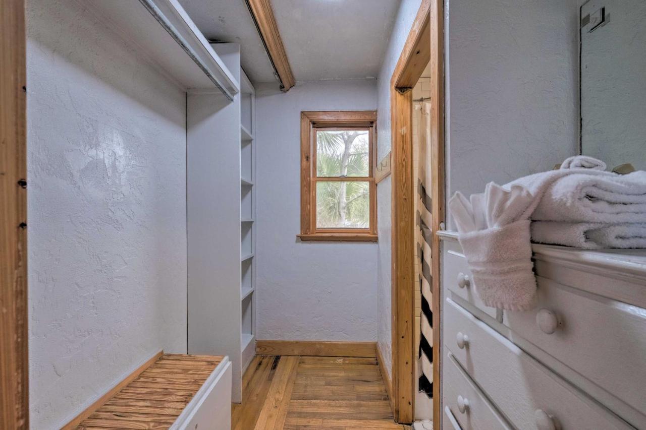 Charming Townhome Less Than 2 Mi To University Holiday home