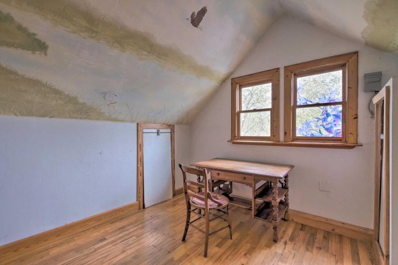 Charming Townhome Less Than 2 Mi To University Holiday home *
