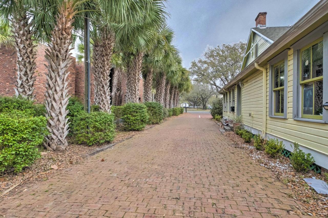 Charming Townhome Less Than 2 Mi To University *