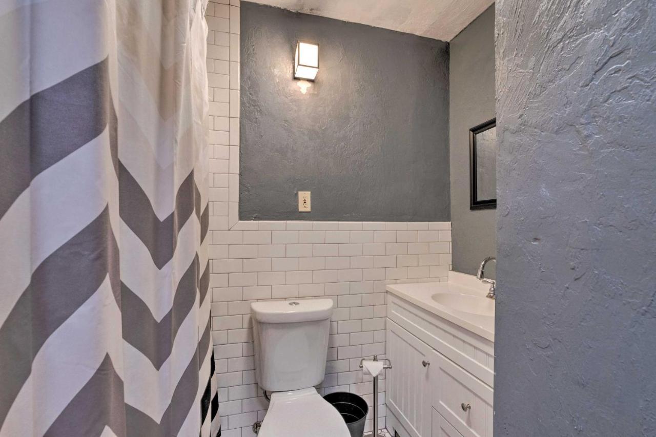 Charming Townhome Less Than 2 Mi To University Holiday home
