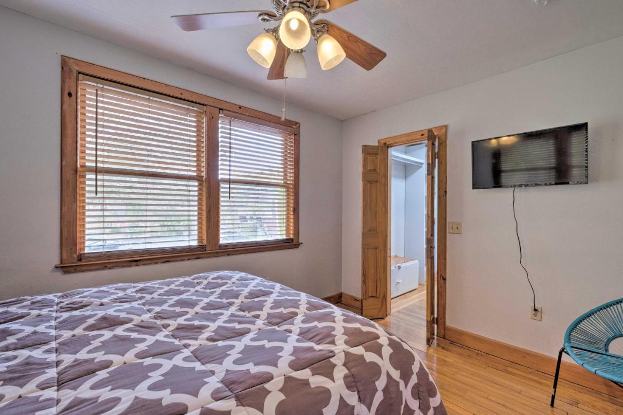 Charming Townhome Less Than 2 Mi To University